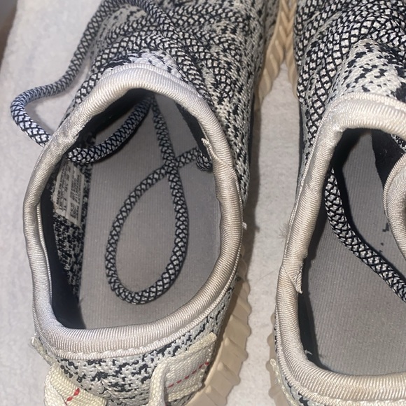 Yeezy Turtle Dove - Picture 7 of 11